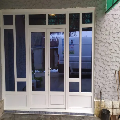 Dvokrilna PVC vrata sa staklenim poljima